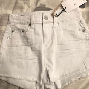 NWT Forever 21 white denim shorts size US 25